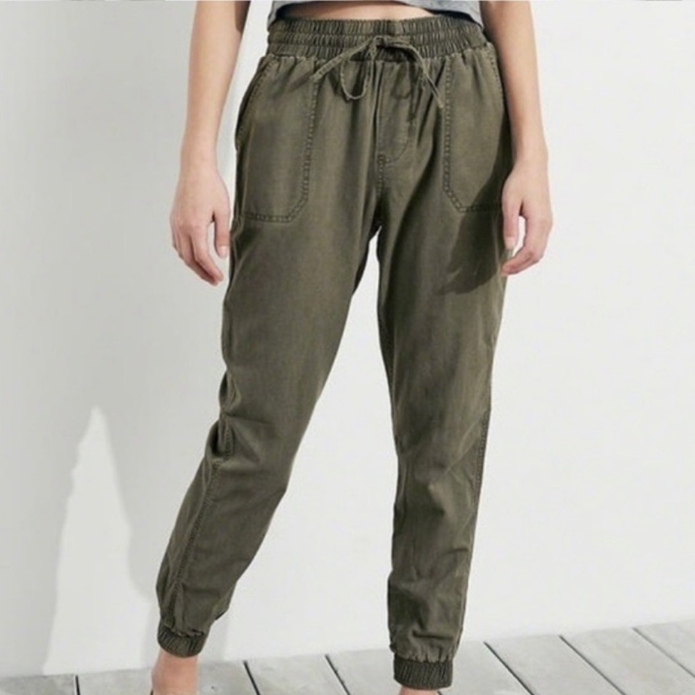 💫 Hollister High Rise Utility Joggers